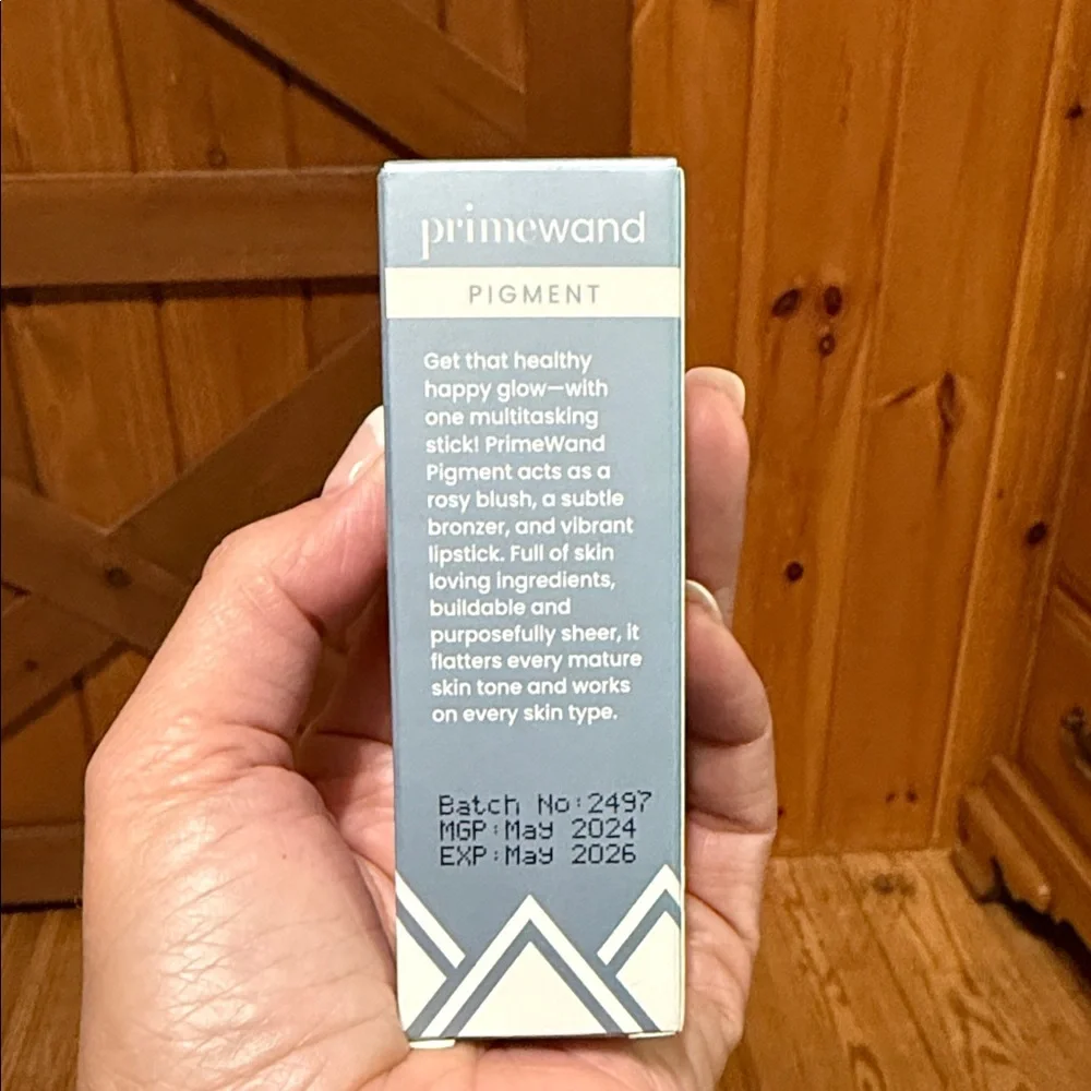 Pigment Blush in Red - Picture 2 of 4